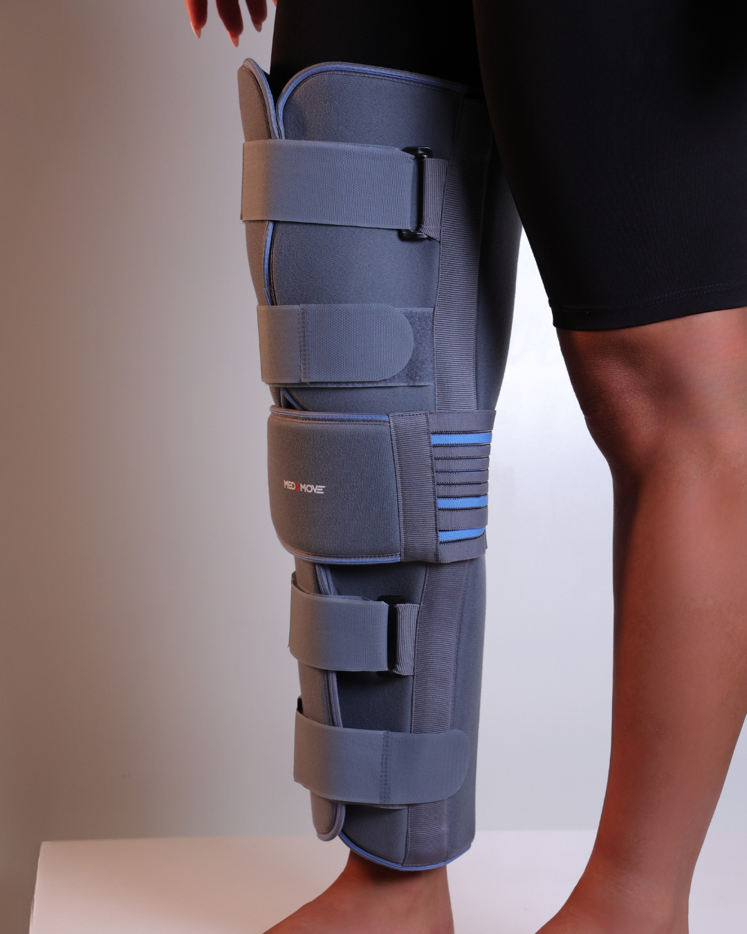 Knee Immobilizer-22 inches