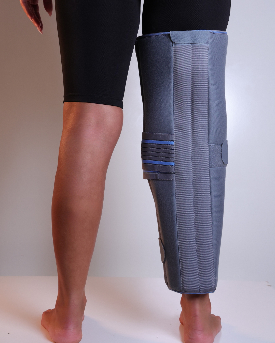 Knee Immobilizer-22 inches